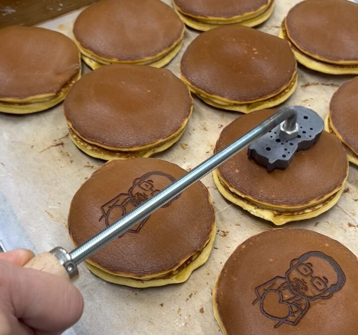 当店に珍しいどら焼きが…！？